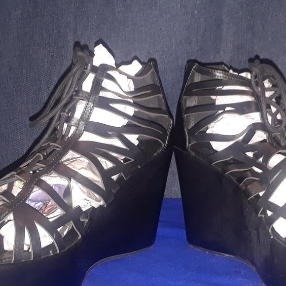 WEDGE - Picture 5 of 6